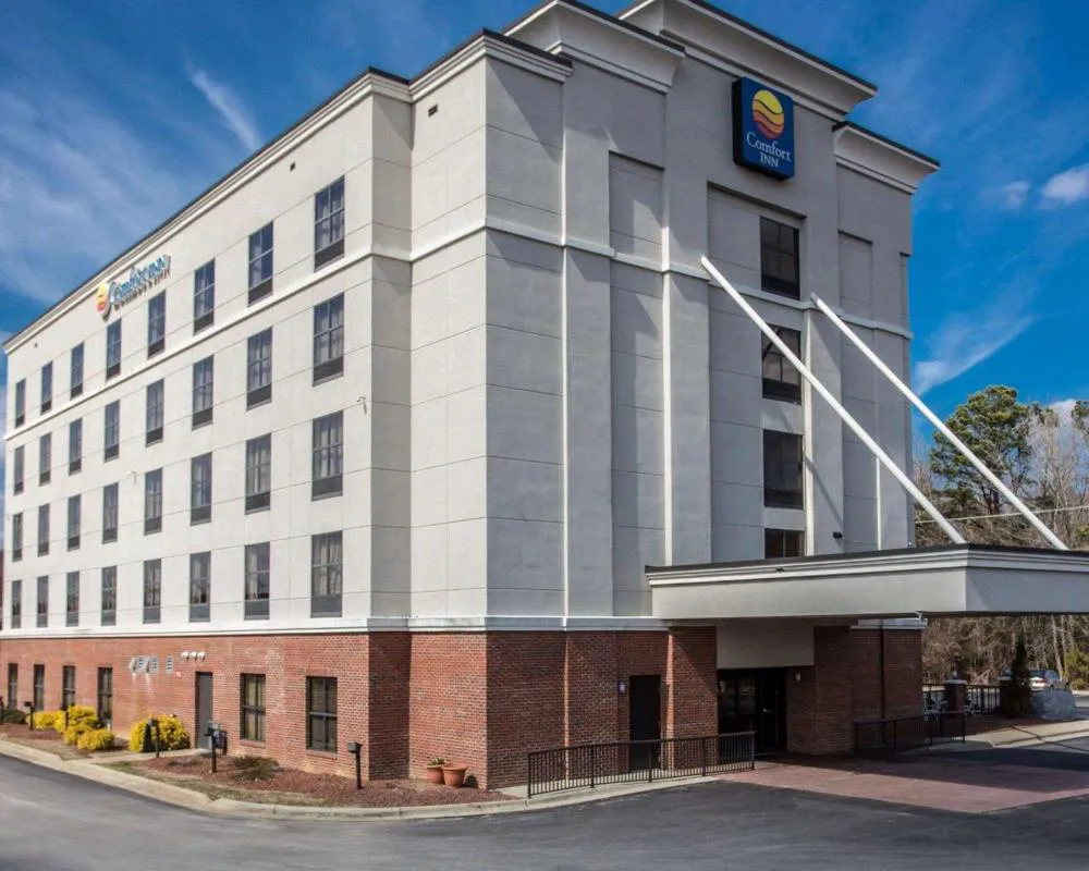 Comfort Inn & Suites Lumberton Central I-95 hotel hero