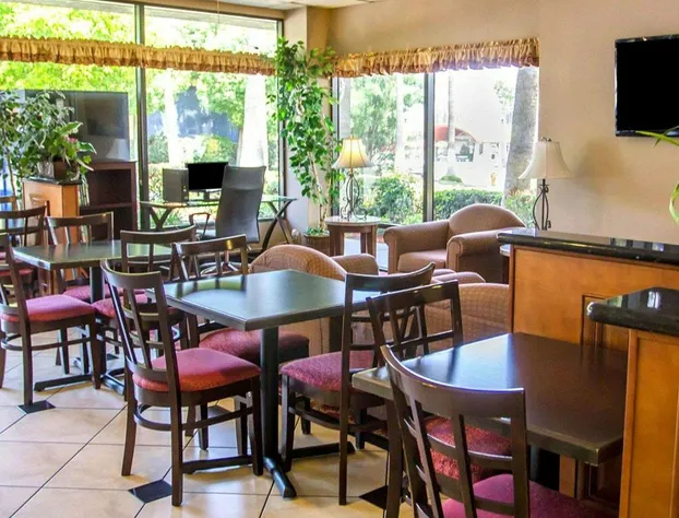 Quality Inn Riverside near UCR and Downtown hotel detail image 3