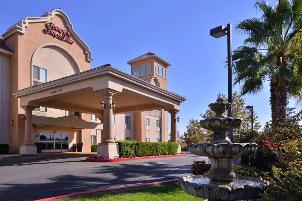 Hampton Inn & Suites Woodland-Sacramento Area hotel hero