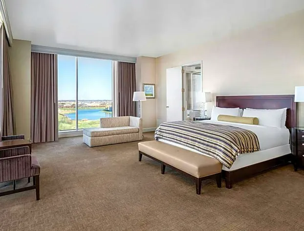 Renaissance Dallas North Hotel hotel detail image 4