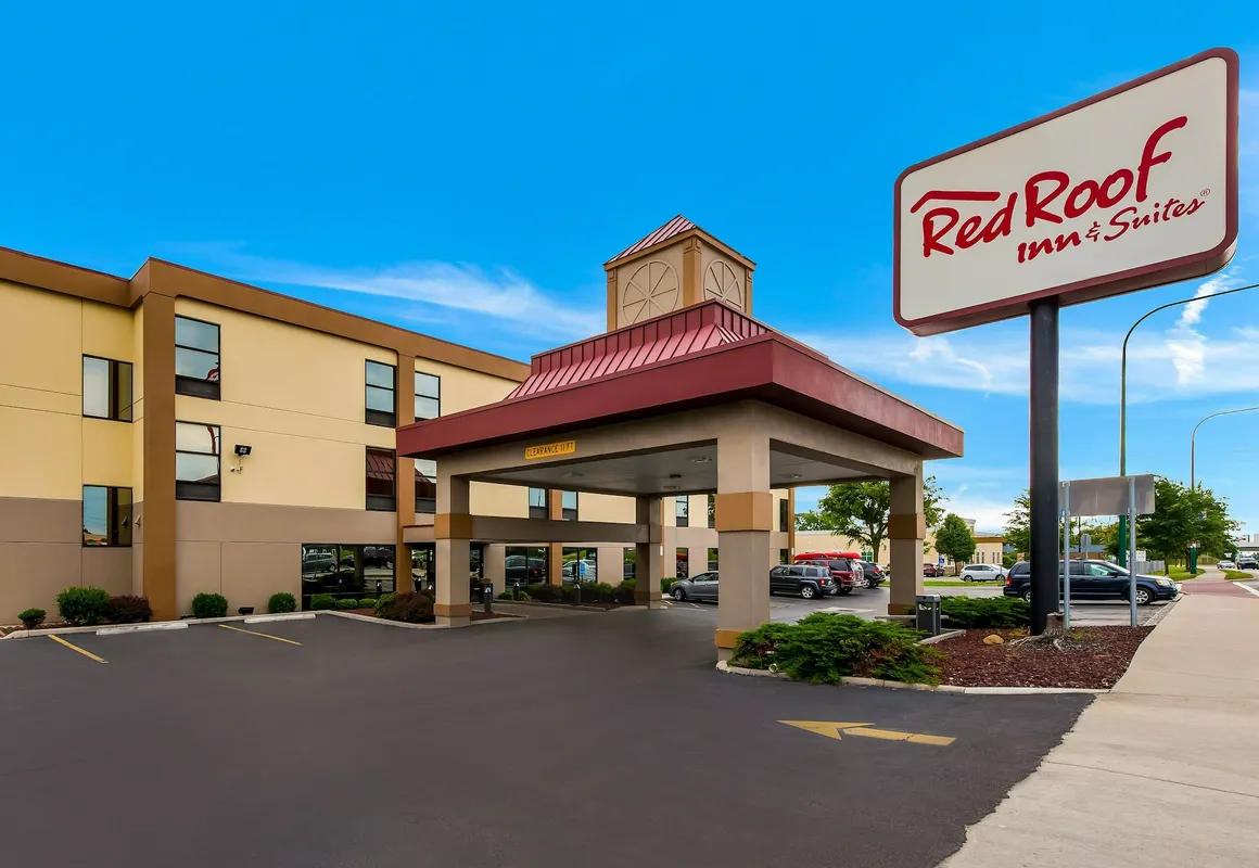Red Roof Inn & Suites Columbus - West Broad hotel hero