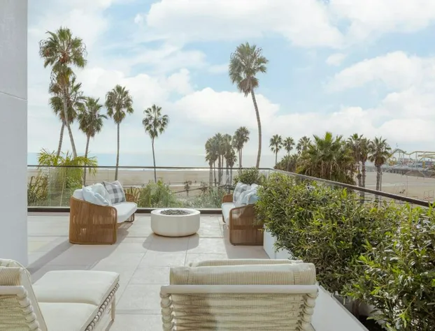 Regent Santa Monica Beach hotel detail image 1