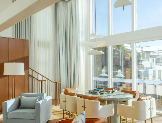 Regent Santa Monica Beach hotel detail image 4