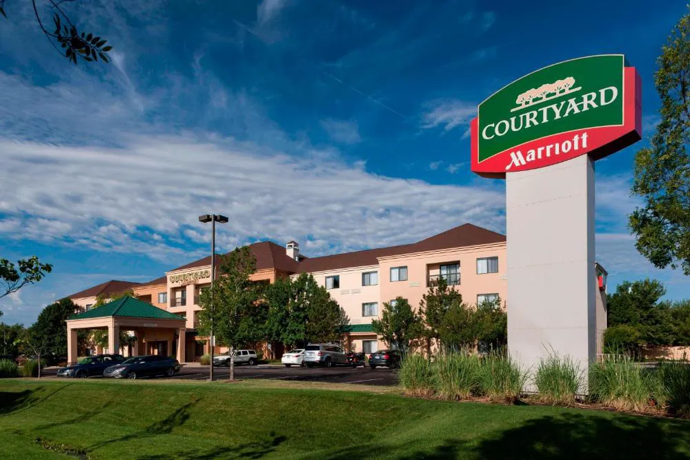 Courtyard by Marriott Wichita East hotel hero