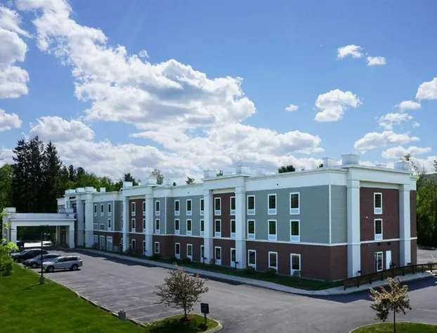 Hampton Inn & Suites Berkshires-Lenox hotel detail image 1