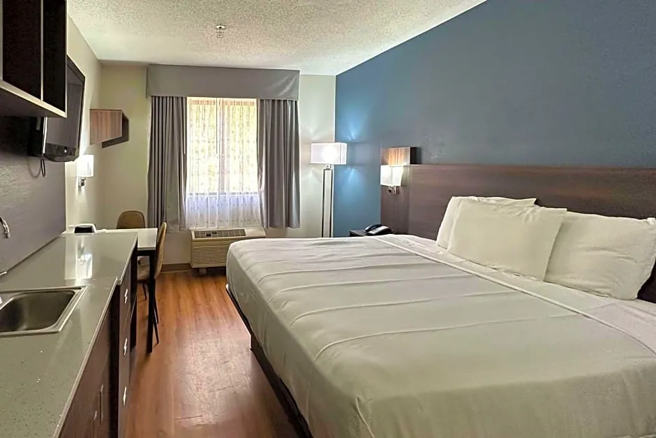 Rodeway Inn hotel hero