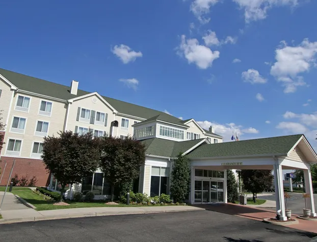 Hilton Garden Inn Westbury hotel detail image 1