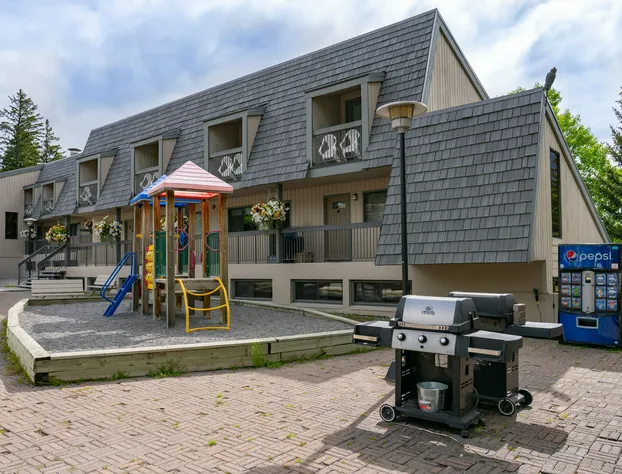 Tunnel Mountain Resort hotel detail image 2