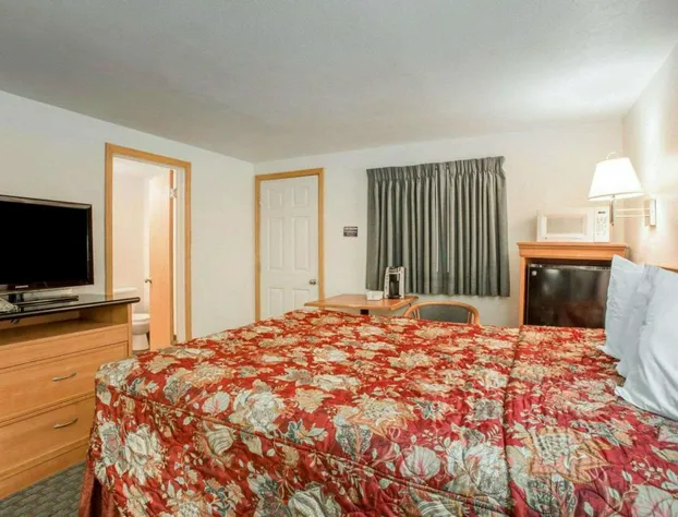 Rodeway Inn Newport hotel detail image 1