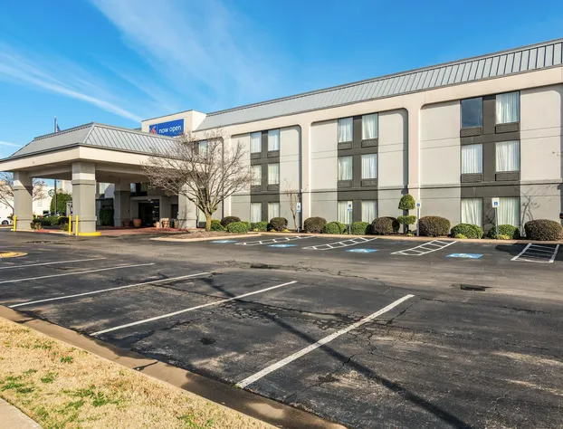 Wingate by Wyndham Conway AR hotel detail image 3