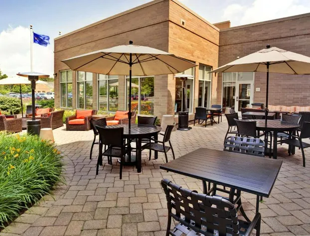Hilton Garden Inn Lake Forest Mettawa hotel detail image 2