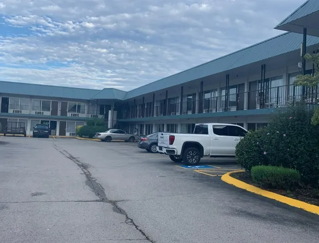 Fall Creek Inn hotel detail image 1