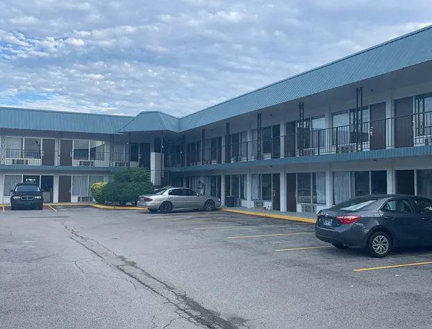 Fall Creek Inn hotel detail image 2