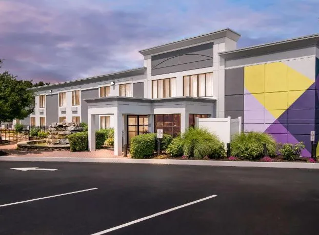 Spark By Hilton Hummelstown Hershey hotel detail image 3