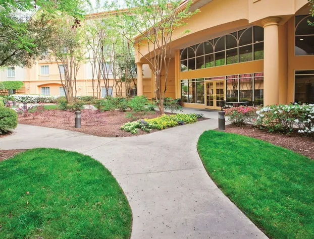 La Quinta Inn & Suites by Wyndham Univ Area Chapel Hill hotel detail image 4