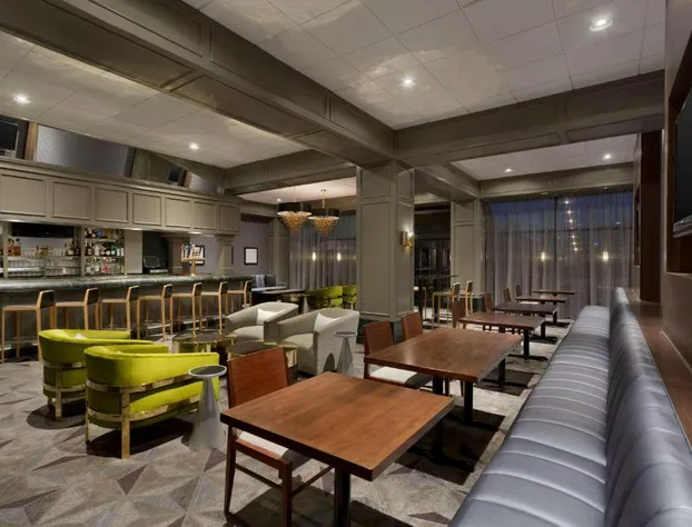 Hilton Chicago/Oak Brook Suites hotel detail image 4