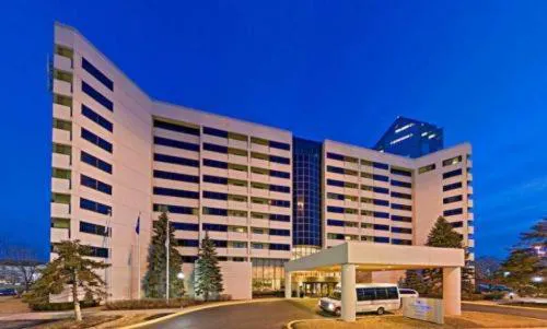 Hilton Chicago/Oak Brook Suites hotel detail image 1