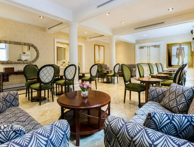 Chateau Versailles hotel detail image 4