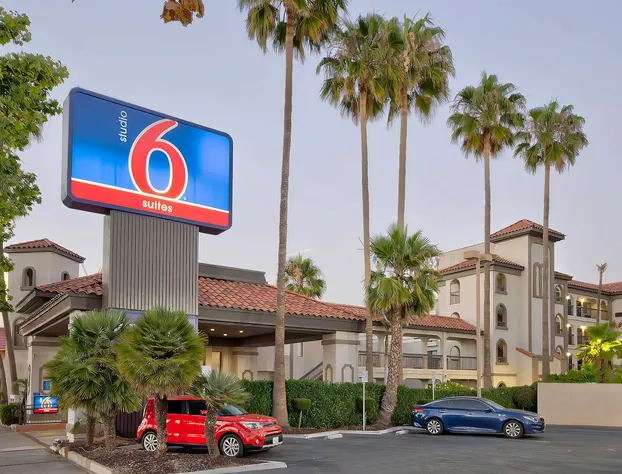 Studio 6 Suites Lawndale, CA – South Bay hotel detail image 1