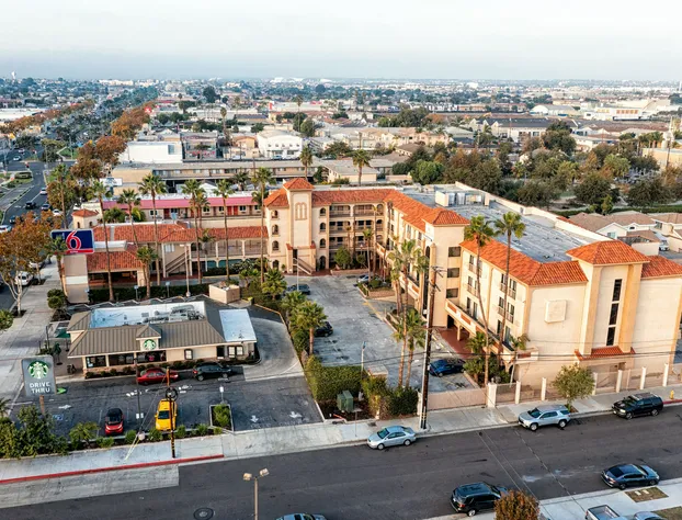 Studio 6 Suites Lawndale, CA – South Bay hotel detail image 1