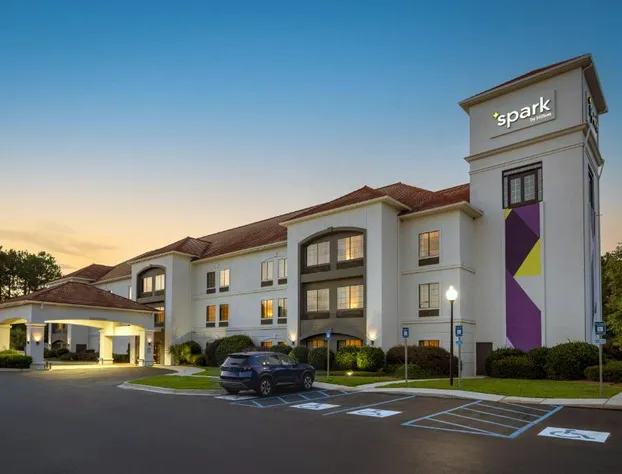 Spark by Hilton Savannah Airport hotel detail image 1