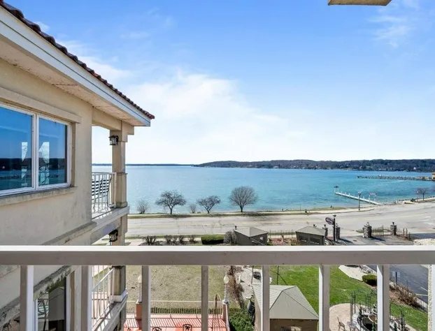 Bella Vista Suites hotel detail image 4