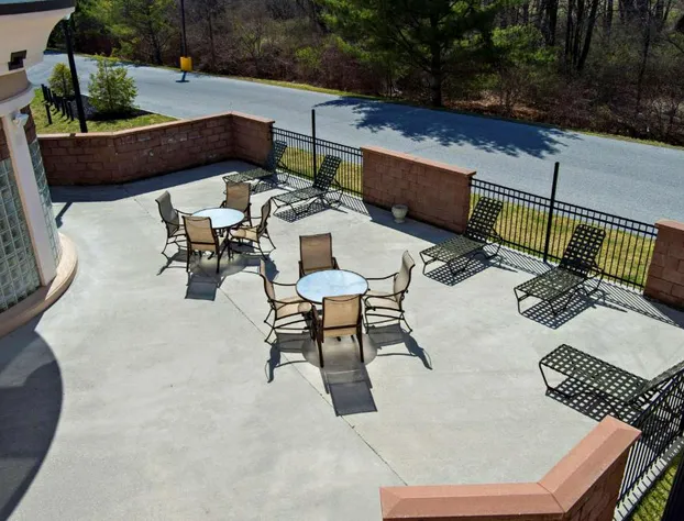 Hampton Inn Bennington hotel detail image 2