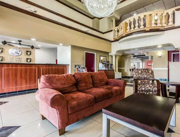 Comfort Suites Bakersfield hotel detail image 4