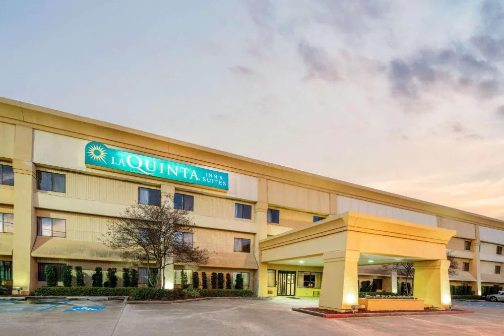 La Quinta Inn & Suites by Wyndham Baton Rouge Siegen Lane hotel hero