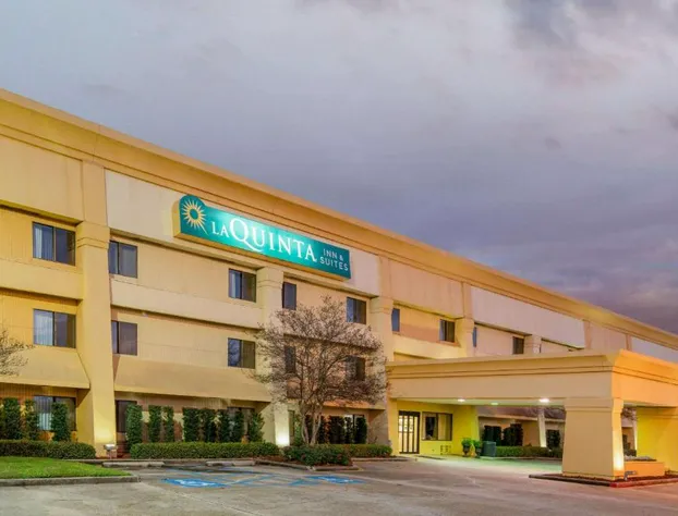 La Quinta Inn & Suites by Wyndham Baton Rouge Siegen Lane hotel detail image 1