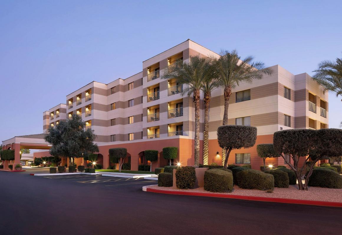 Courtyard by Marriott Scottsdale Old Town hotel hero