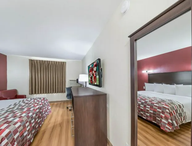 Red Roof Inn & Suites Denton hotel detail image 4