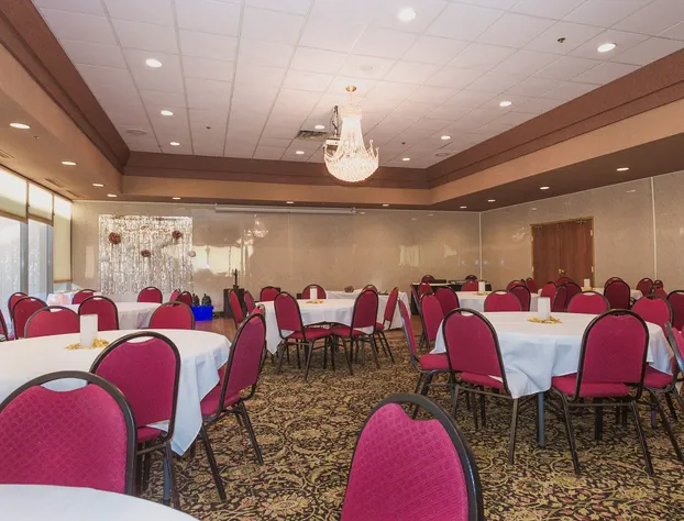 Ramada Hotel & Conference Center by Wyndham Plymouth hotel detail image 4