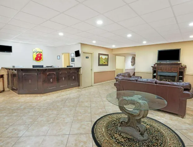 Super 8 by Wyndham Cambridge/Kitchener/Waterloo Area hotel detail image 1