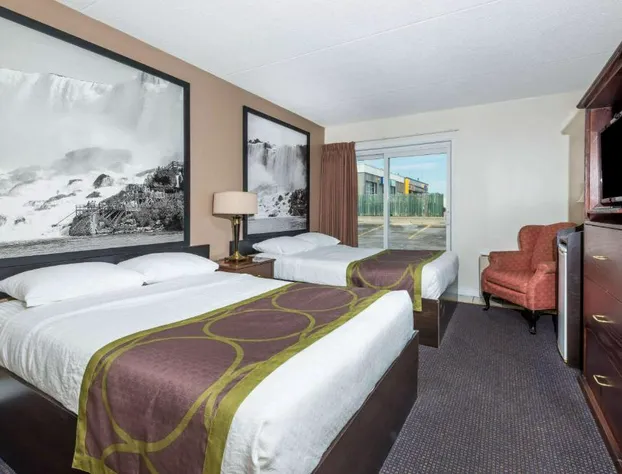 Super 8 by Wyndham Cambridge/Kitchener/Waterloo Area hotel detail image 2