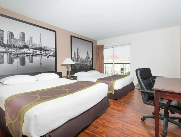 Super 8 by Wyndham Cambridge/Kitchener/Waterloo Area hotel detail image 3