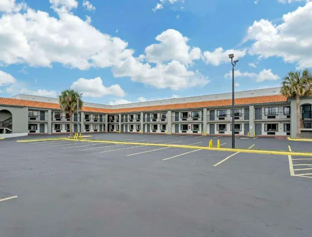 Quality Inn & Suites Orlando East - UCF Area hotel detail image 1