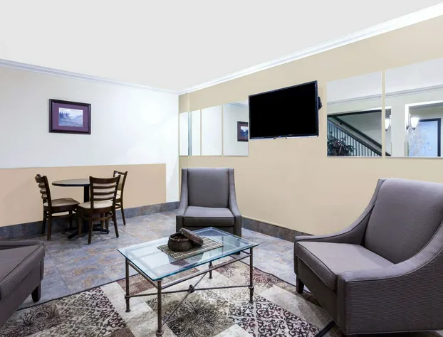 Days Inn by Wyndham Bellingham hotel detail image 3