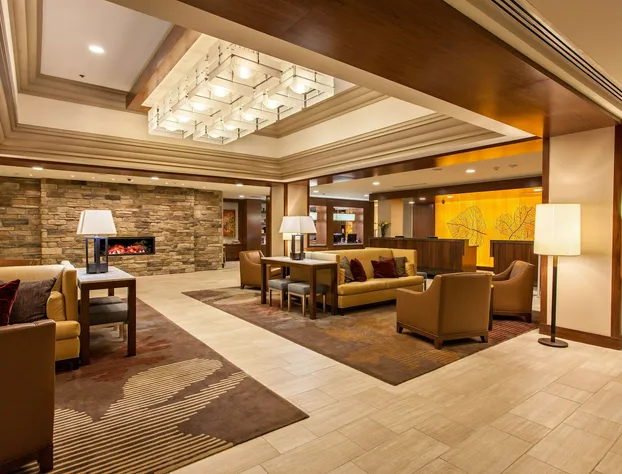 DoubleTree by Hilton Pittsburgh - Green Tree hotel detail image 1