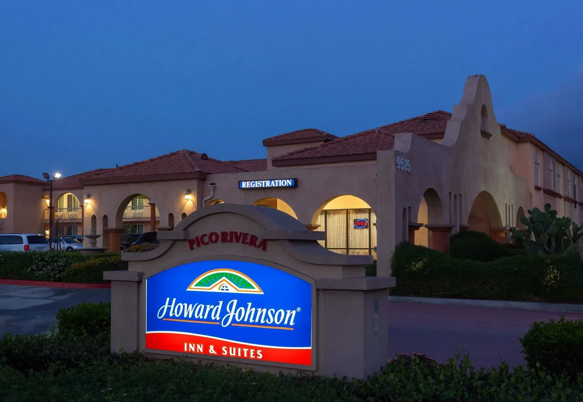 Howard Johnson Hotel & Suites by Wyndham Pico Rivera hotel hero