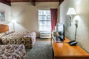 Econo Lodge Tallahassee hotel detail image 2