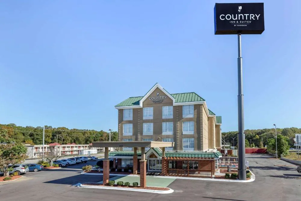 Country Inn & Suites by Radisson, Lumberton, NC hotel hero