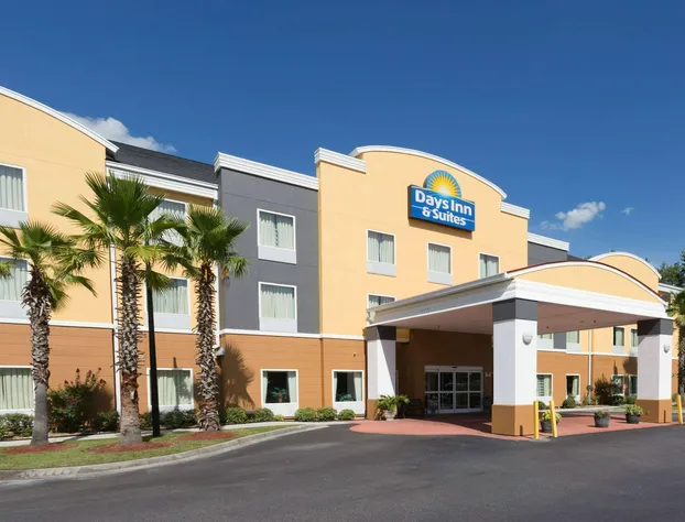 Days Inn & Suites by Wyndham Savannah North I-95 hotel detail image 4