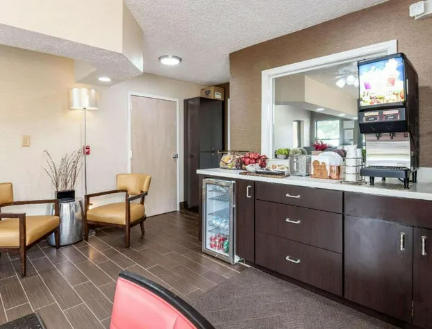 Econo Lodge Gainesville Downtown Area hotel detail image 4