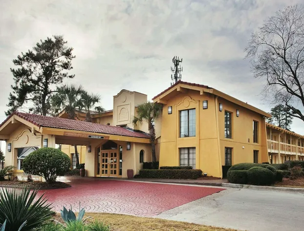 La Quinta Inn & Suites by Wyndham Savannah Midtown hotel detail image 3