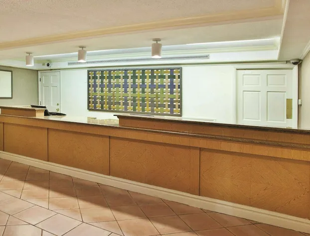 La Quinta Inn & Suites by Wyndham Savannah Midtown hotel detail image 4