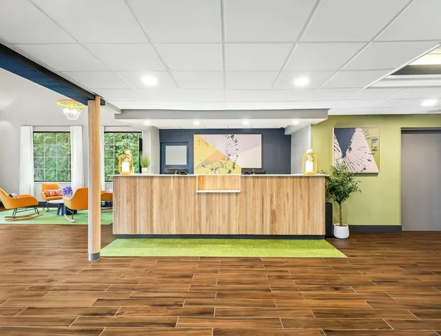 Spark by Hilton Duluth hotel detail image 2