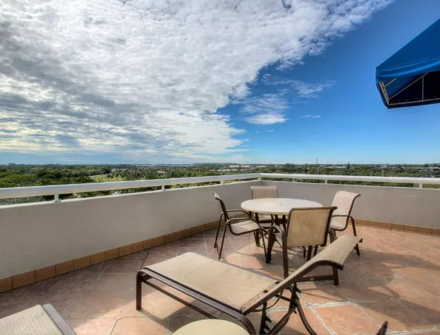 DoubleTree by Hilton Deerfield Beach Boca Raton hotel detail image 4