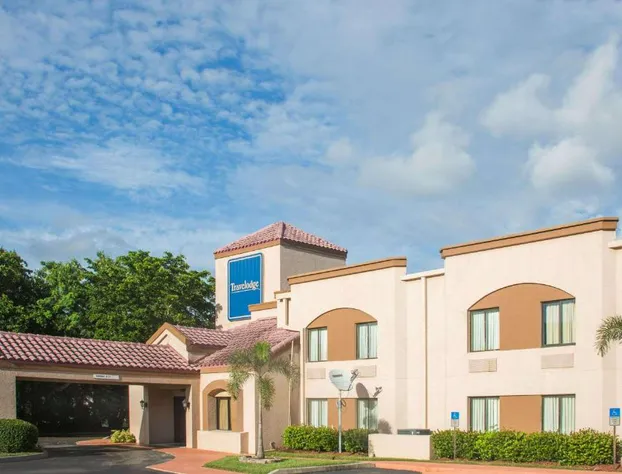 Travelodge by Wyndham Fort Myers Airport hotel detail image 1