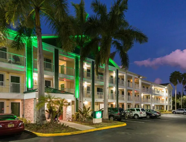 HomeTowne Studios by Red Roof Fort Lauderdale hotel detail image 4